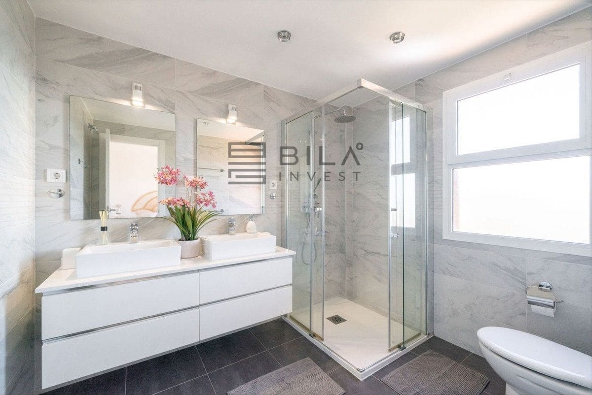 Ático de 3 habitaciones en Benalmadena Costa en venta con piscina - 629.000 € (Ref: 9816873)