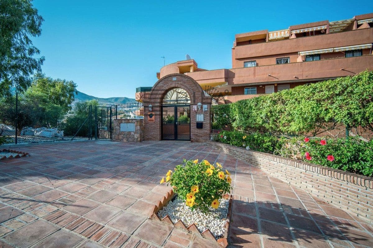 Ático de 3 habitaciones en Benalmadena Costa en venta con piscina - 629.000 € (Ref: 9816873)