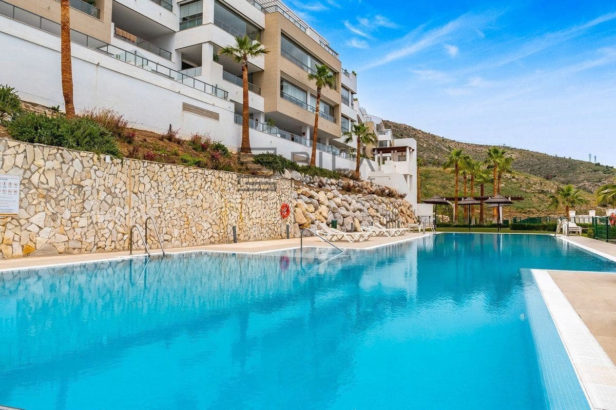 3 soveværelse Lejlighed til salg i Benalmadena med swimmingpool garage - € 630.000 (Ref: 9820914)