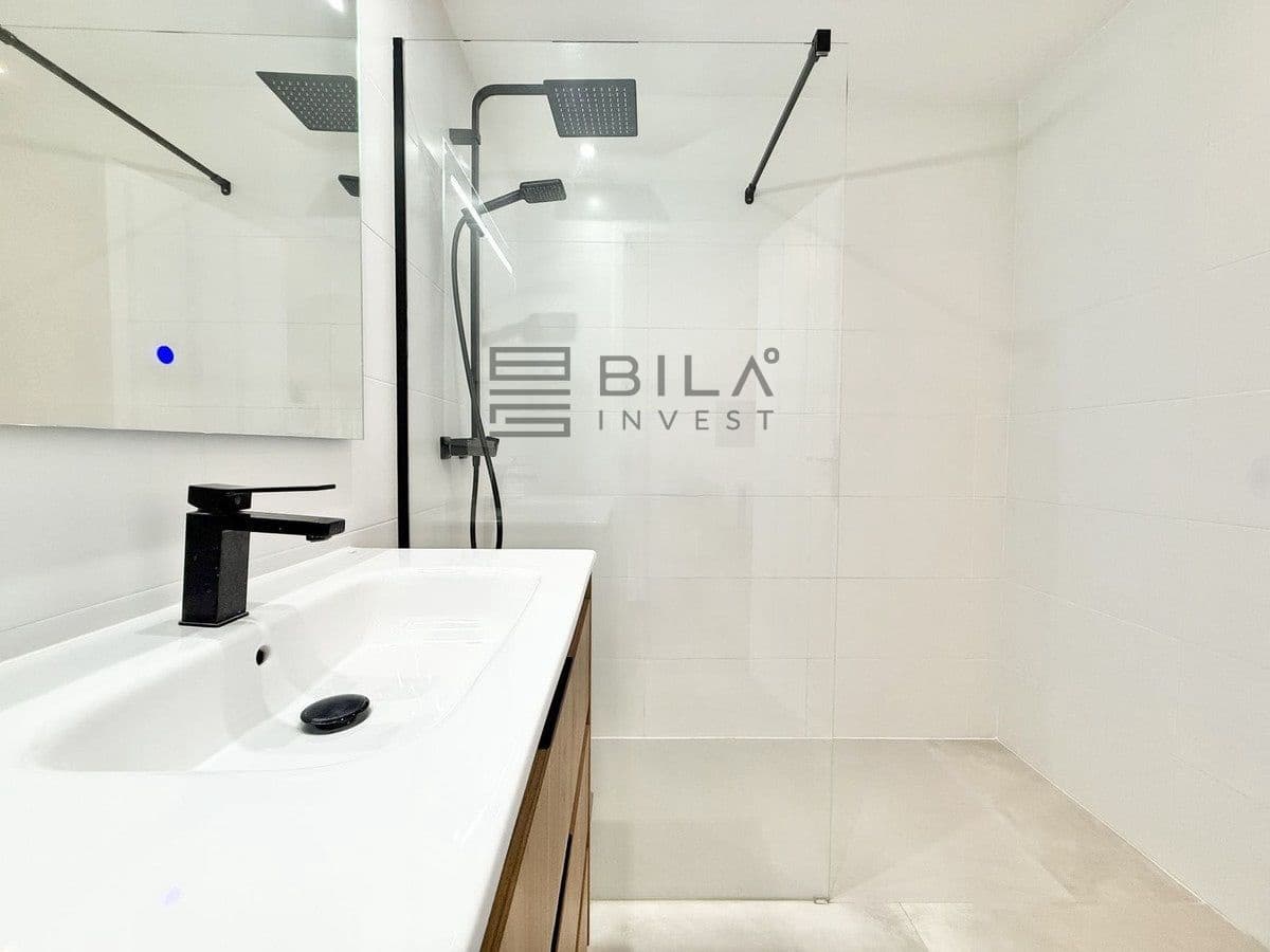 2 slaapkamer Flat te koop in Riviera del Sol met zwembad garage - € 359.000 (Ref: 9820915)