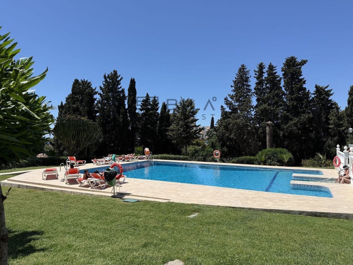 2 slaapkamer Flat te koop in Riviera del Sol met zwembad garage - € 359.000 (Ref: 9820915)