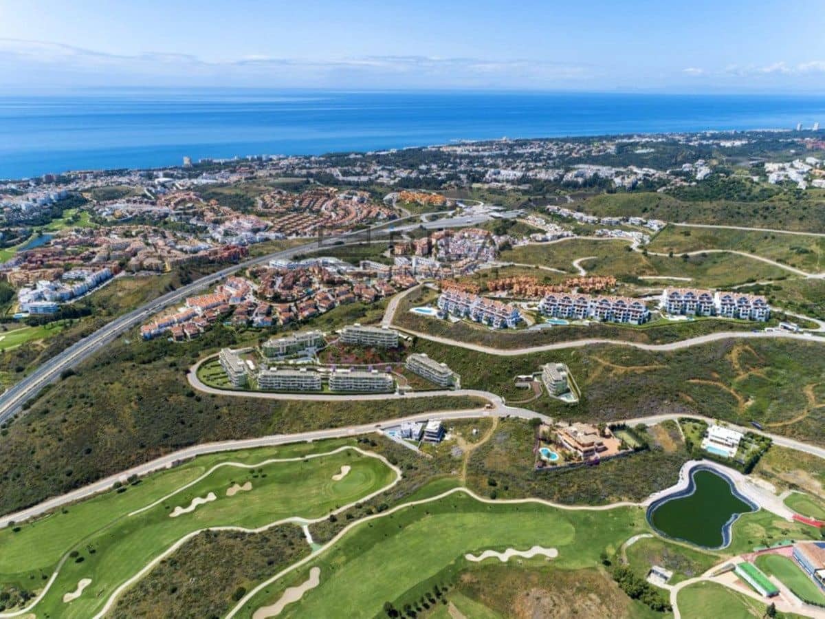 2 slaapkamer Penthouse te koop in La Cala de Mijas met zwembad - € 495.000 (Ref: 9820918)