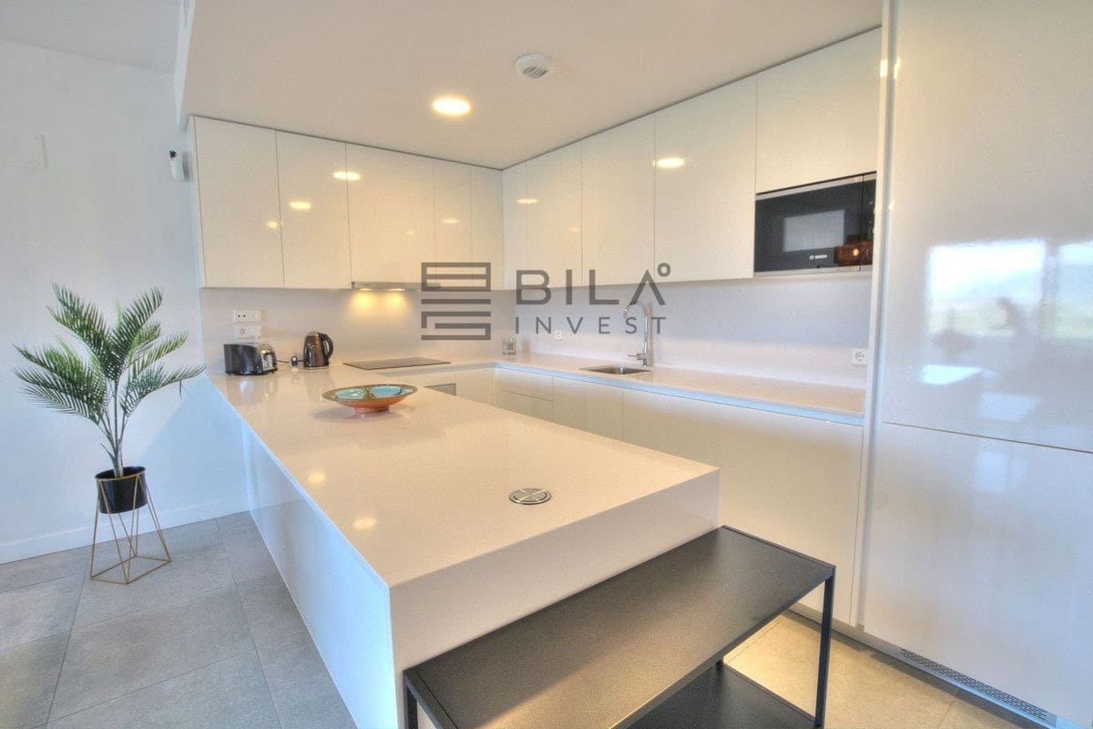 2 slaapkamer Penthouse te koop in La Cala de Mijas met zwembad - € 495.000 (Ref: 9820918)