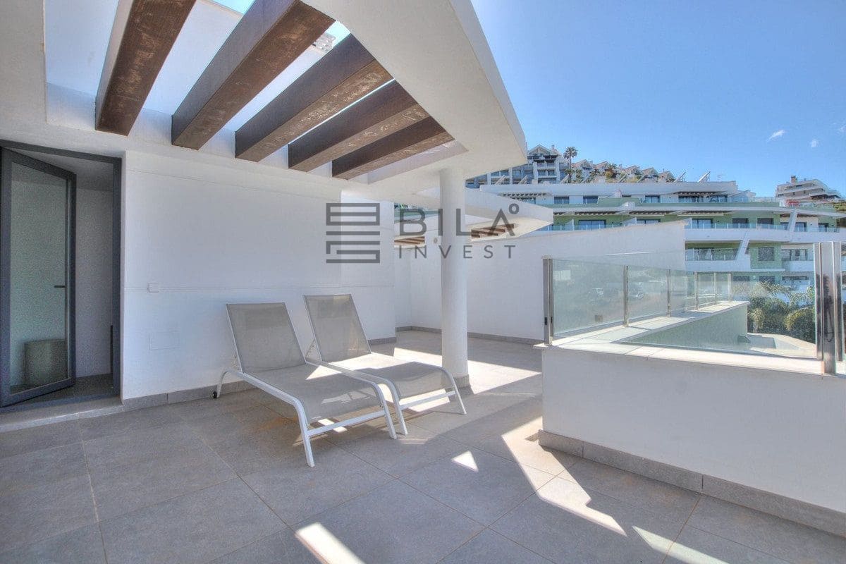 2 slaapkamer Penthouse te koop in La Cala de Mijas met zwembad - € 495.000 (Ref: 9820918)
