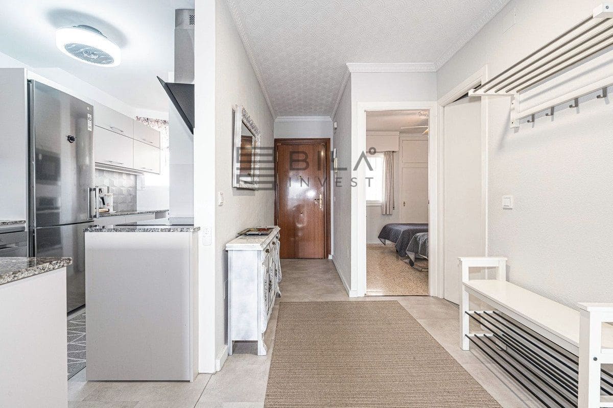 2 bedroom Flat for sale in Fuengirola with pool garage - € 429,000 (Ref: 9820919)