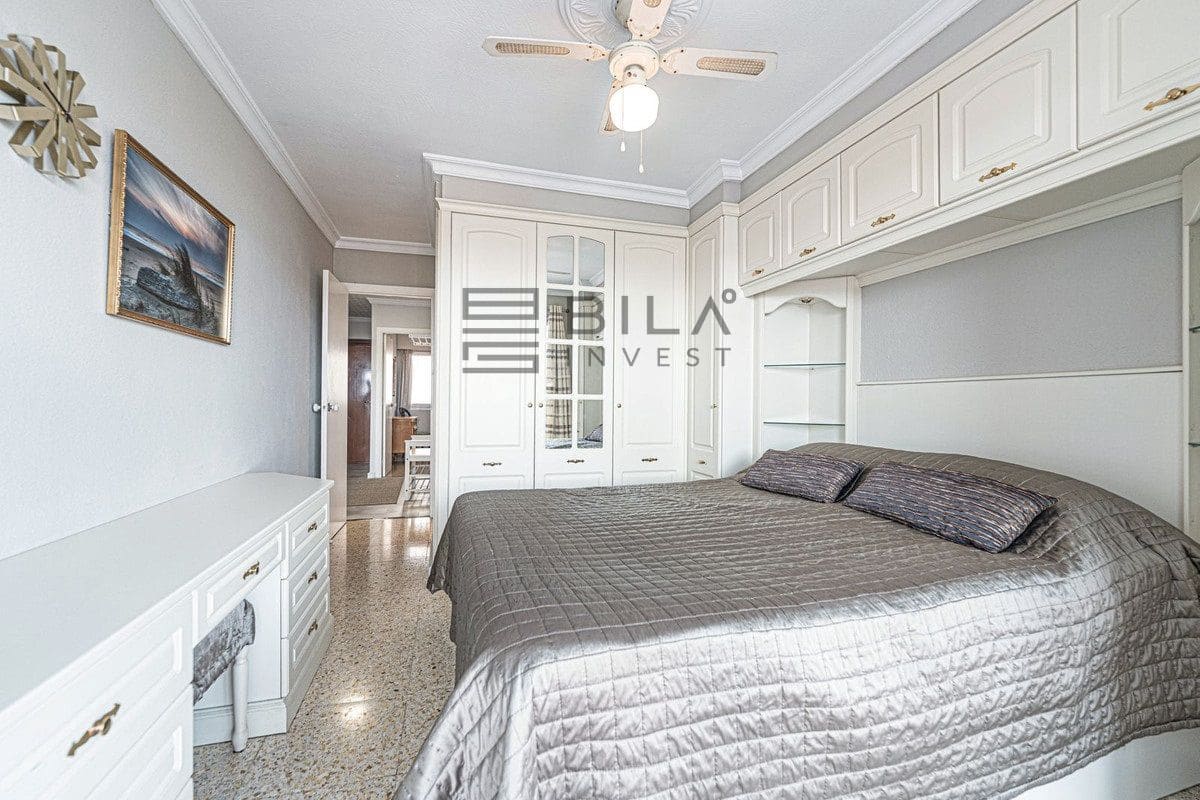 2 bedroom Flat for sale in Fuengirola with pool garage - € 429,000 (Ref: 9820919)