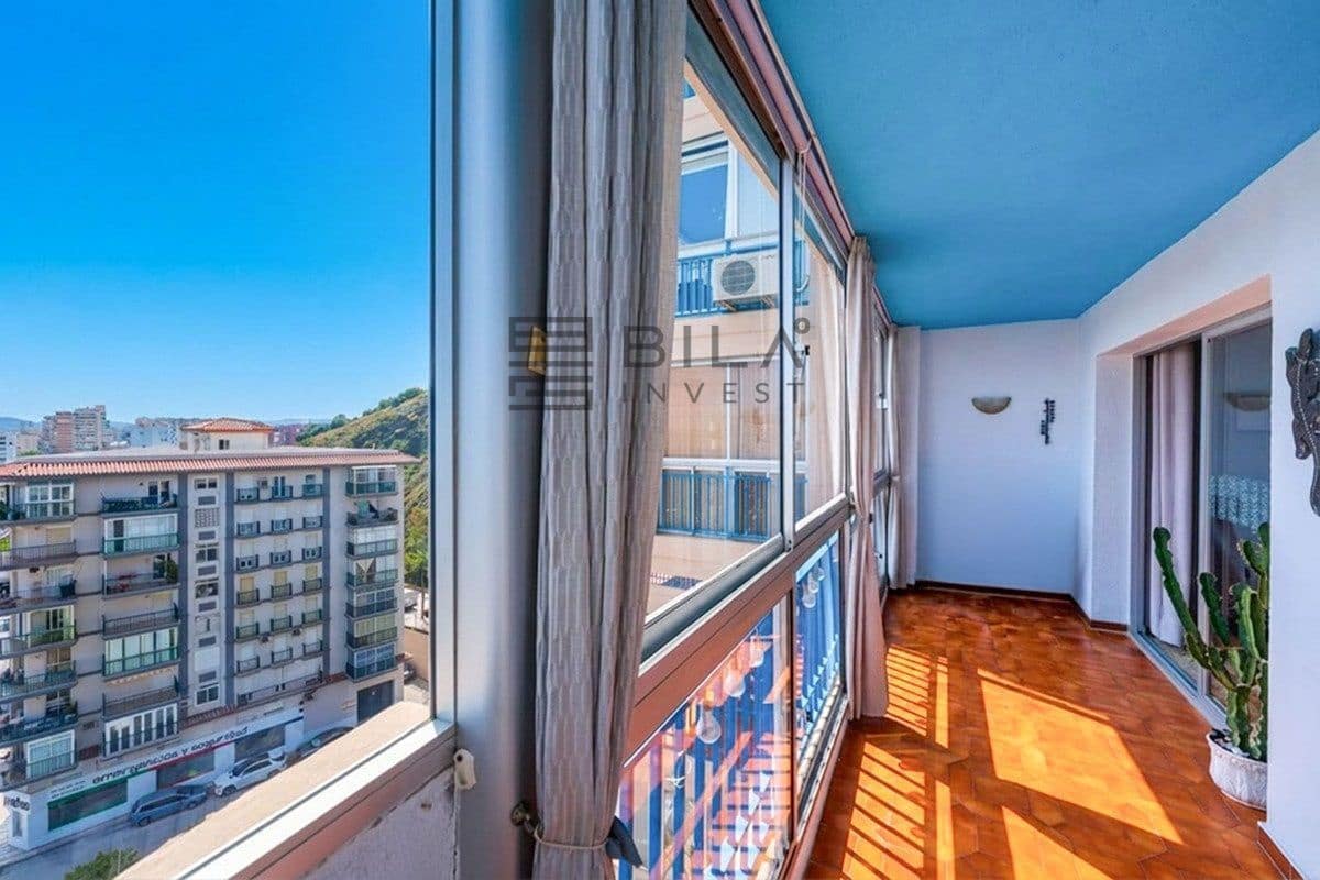 2 bedroom Flat for sale in Fuengirola with pool garage - € 429,000 (Ref: 9820919)