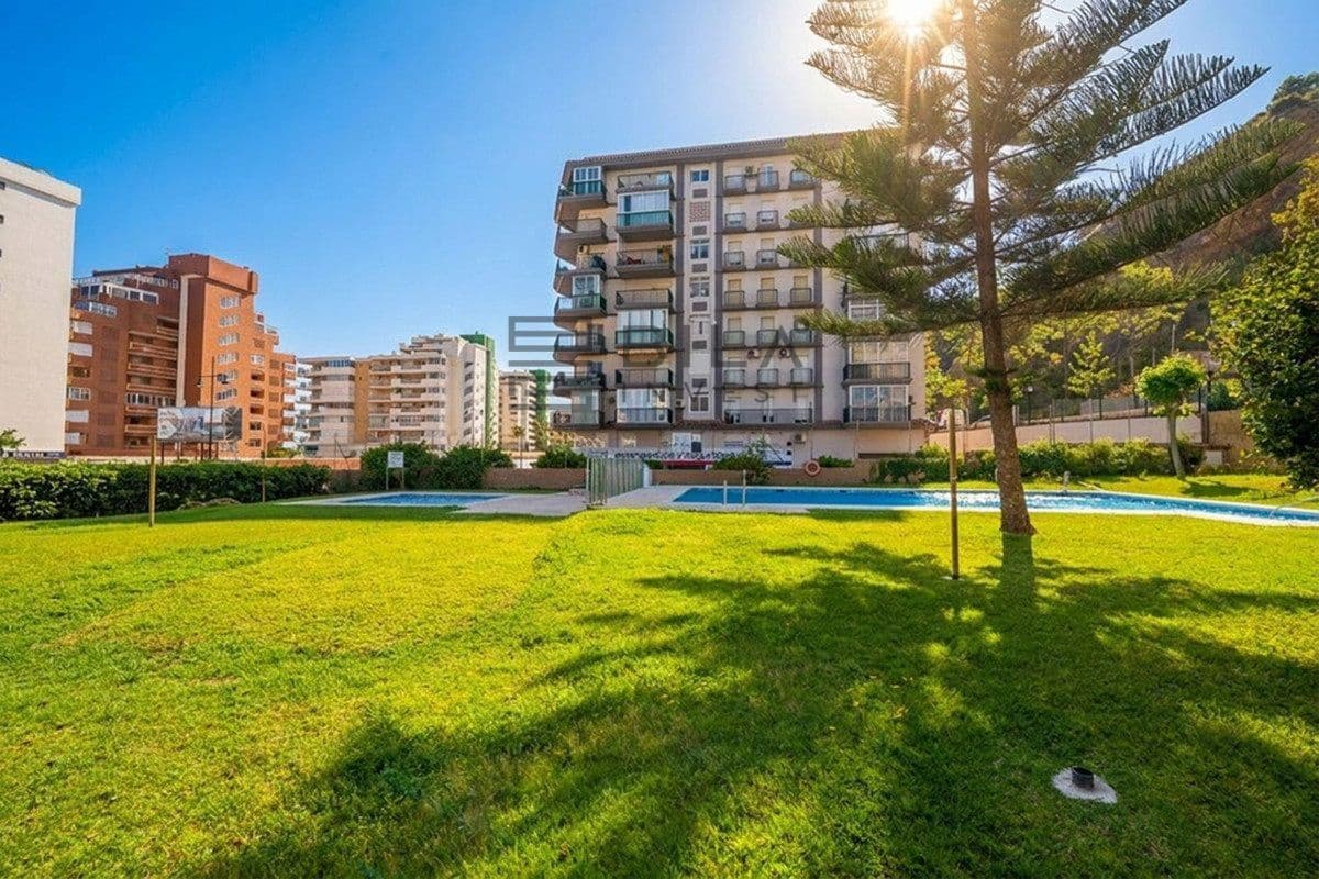 2 bedroom Flat for sale in Fuengirola with pool garage - € 429,000 (Ref: 9820919)