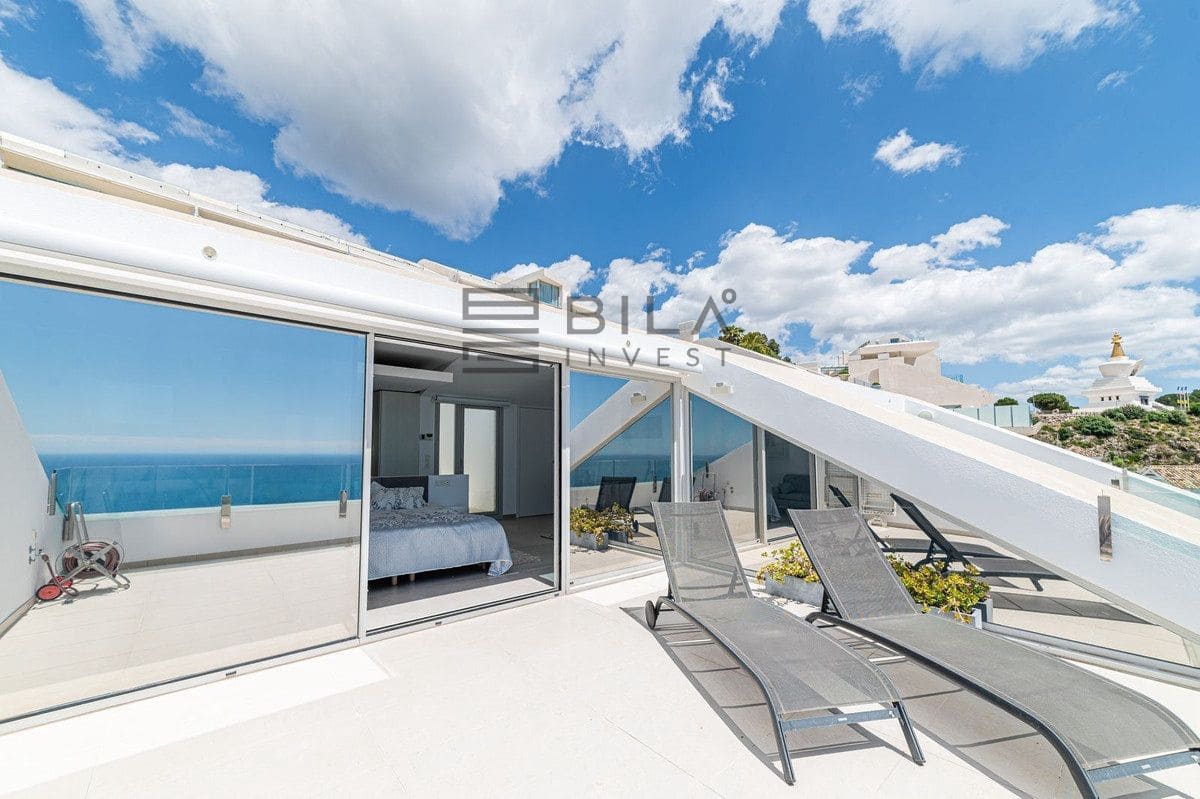 Ático de 3 habitaciones en La Capellania en venta con piscina - 1.135.000 € (Ref: 9820921)