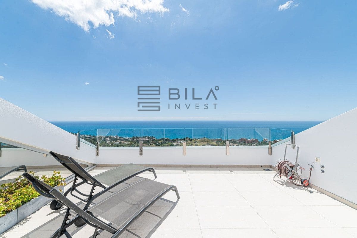 Ático de 3 habitaciones en La Capellania en venta con piscina - 1.135.000 € (Ref: 9820921)