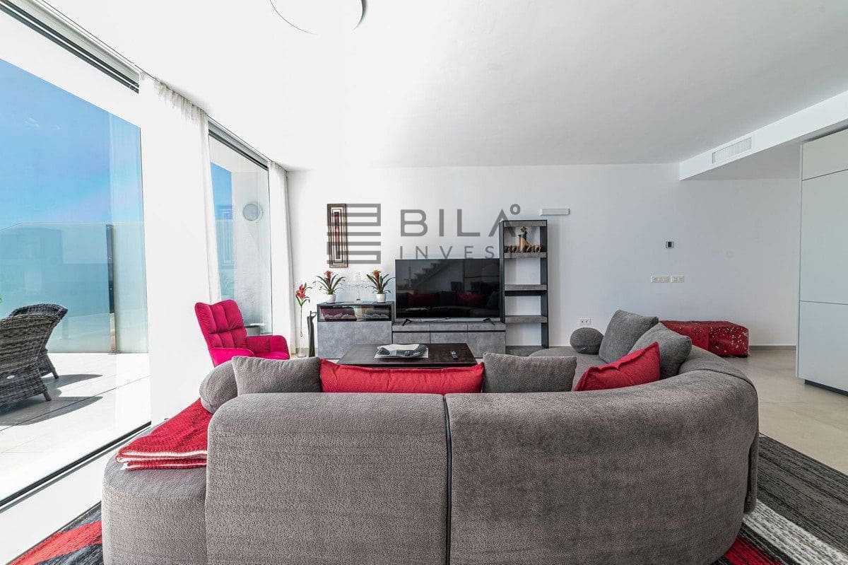 Ático de 3 habitaciones en La Capellania en venta con piscina - 1.135.000 € (Ref: 9820921)