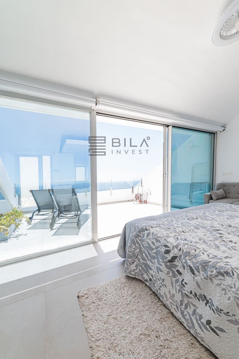 Ático de 3 habitaciones en La Capellania en venta con piscina - 1.135.000 € (Ref: 9820921)