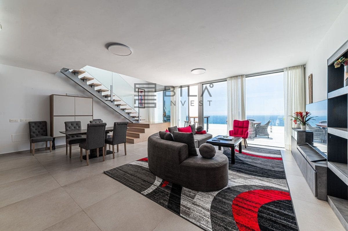 Ático de 3 habitaciones en La Capellania en venta con piscina - 1.135.000 € (Ref: 9820921)