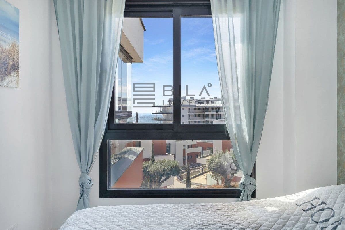 4 soveværelse Lejlighed til salg i Fuengirola med swimmingpool garage - € 719.000 (Ref: 9823805)