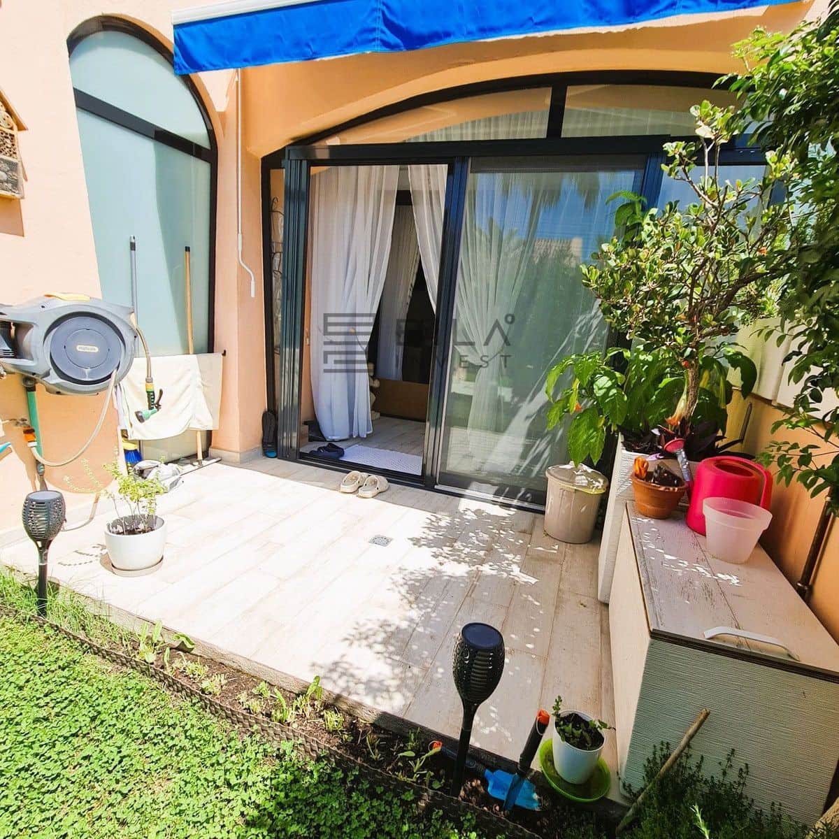 2 slaapkamer Flat te koop in Calahonda met zwembad garage - € 330.000 (Ref: 9823806)