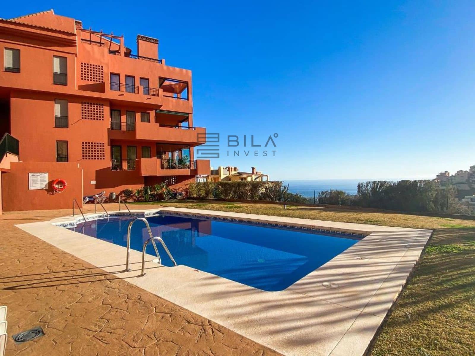 2 slaapkamer Flat te koop in Calahonda met zwembad garage - € 330.000 (Ref: 9823806)