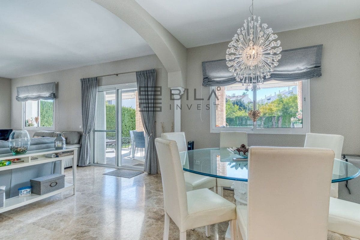 4 Zimmer Villa zu verkaufen in Calahonda mit Pool Garage - 1.450.000 € (Ref: 9823807)