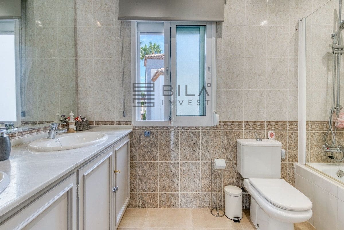4 Zimmer Villa zu verkaufen in Calahonda mit Pool Garage - 1.450.000 € (Ref: 9823807)