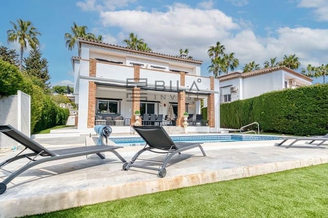 4 makuuhuone Huvila myytävänä paikassa Calahonda, Mijas mukana uima-altaan 
autotalli - 1 450 000 € (Ref: 9823807)