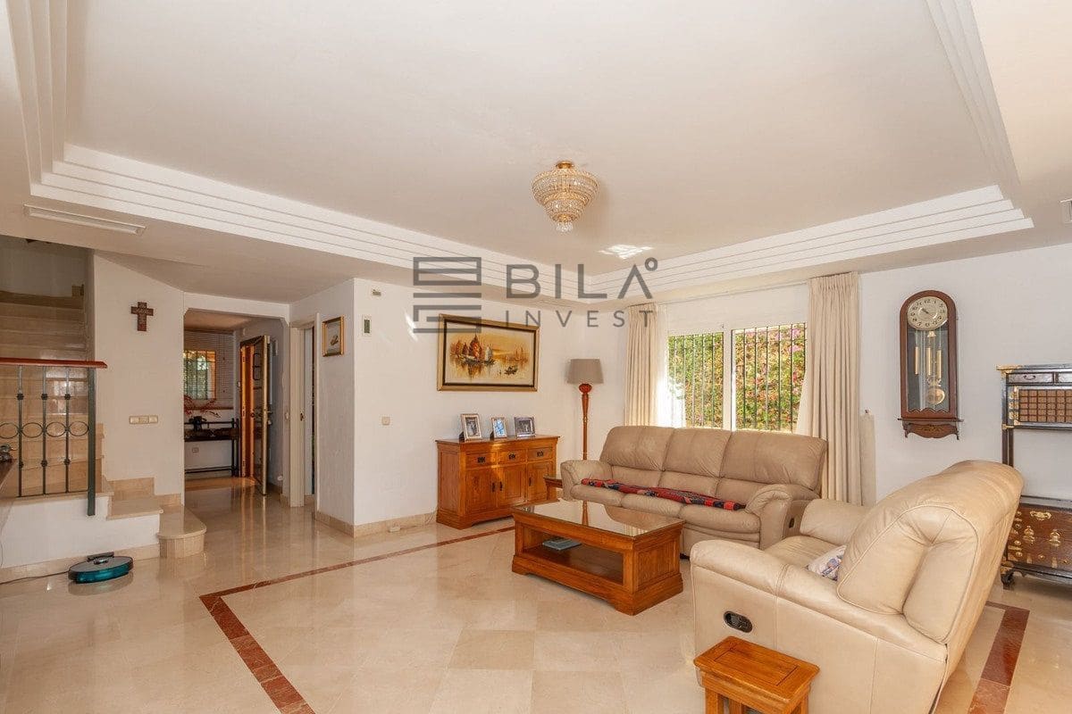 4 bedroom Townhouse for sale in Riviera del Sol - € 549,000 (Ref: 9823811)