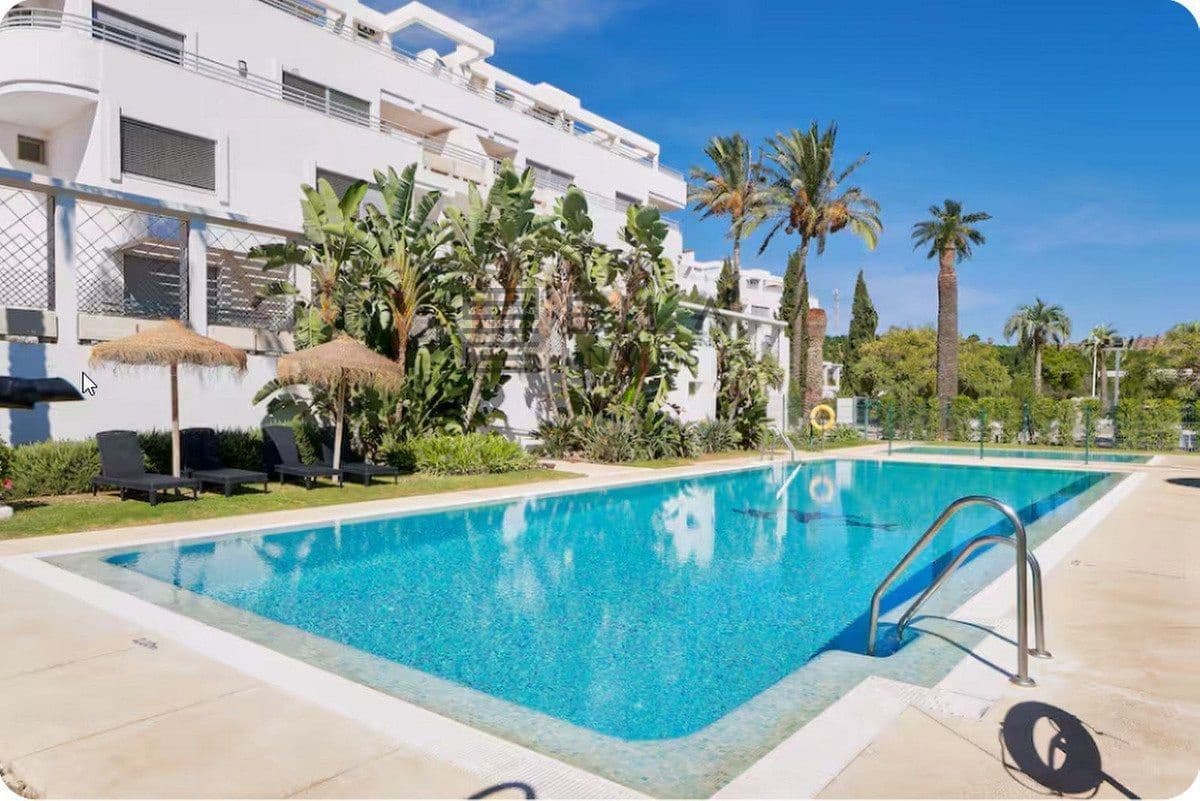 2 bedroom Flat for sale in La Cala de Mijas with pool garage - € 319,000 (Ref: 9823812)