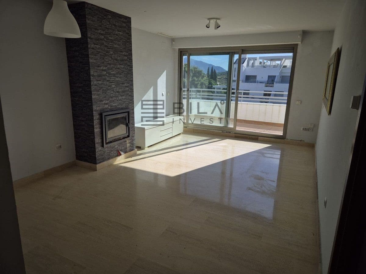 2 bedroom Flat for sale in La Cala de Mijas with pool garage - € 319,000 (Ref: 9823812)