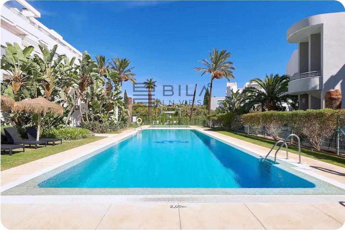 2 bedroom Flat for sale in La Cala de Mijas with pool garage - € 319,000 (Ref: 9823812)