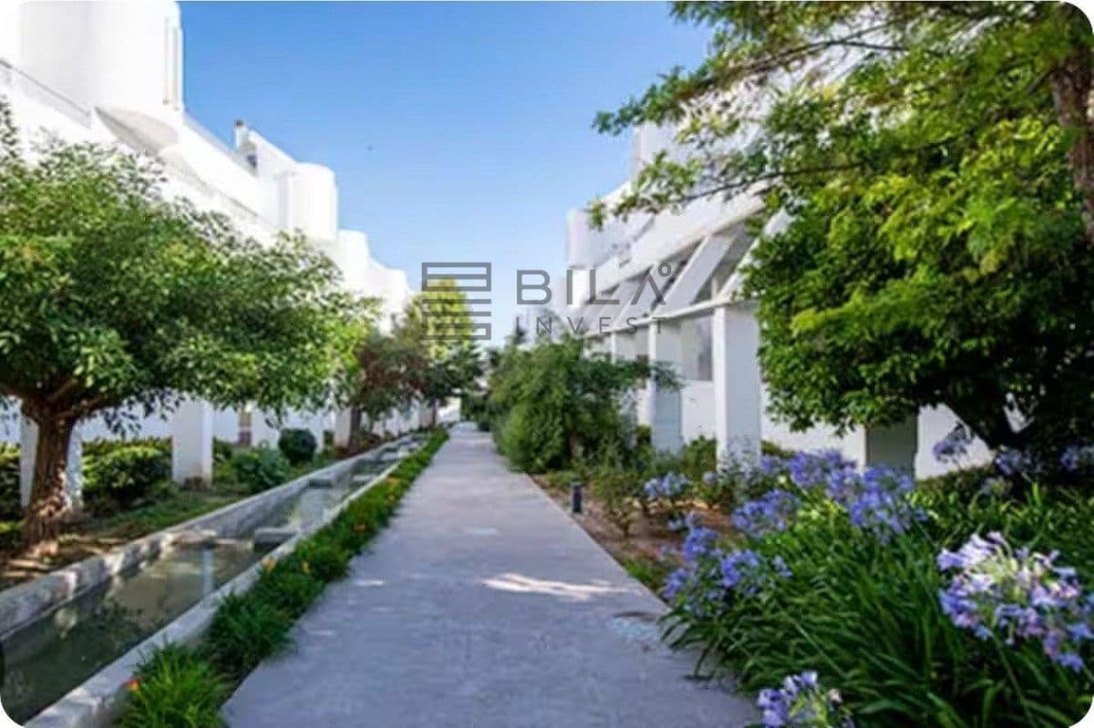 2 bedroom Flat for sale in La Cala de Mijas with pool garage - € 319,000 (Ref: 9823812)