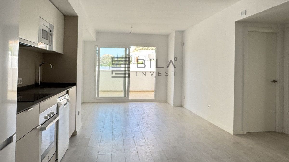 3 bedroom Flat for sale in Fuengirola with pool garage - € 380,000 (Ref: 9823813)