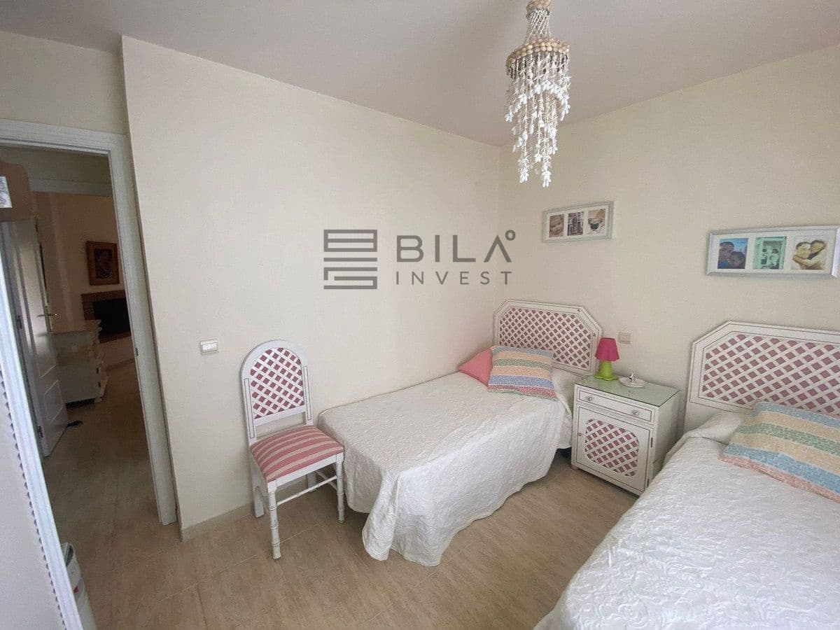 2 slaapkamer Flat te koop in Calahonda met zwembad - € 305.000 (Ref: 9823954)