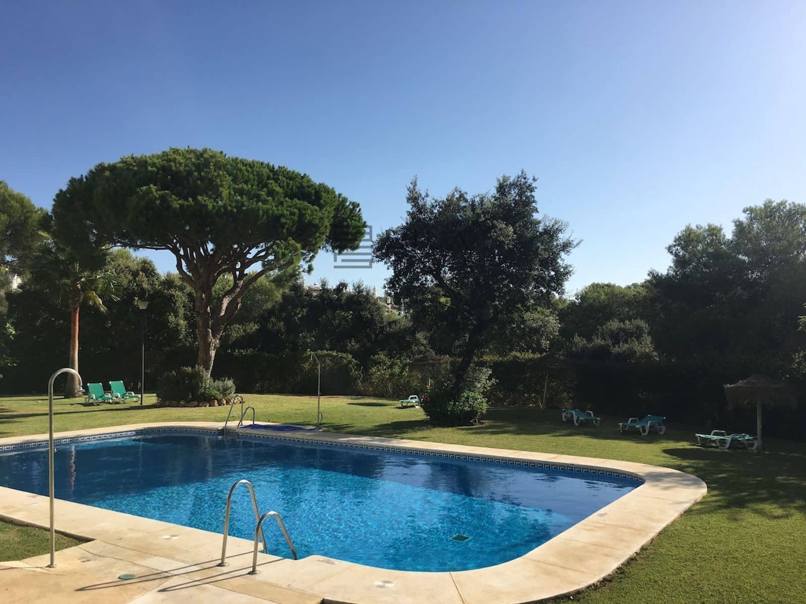 2 slaapkamer Flat te koop in Calahonda met zwembad - € 305.000 (Ref: 9823954)