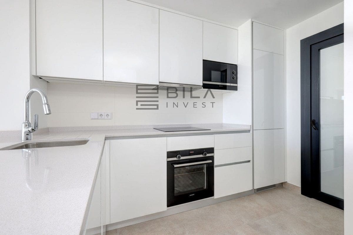 2 slaapkamer Penthouse te koop in Fuengirola met zwembad - € 675.000 (Ref: 9823956)