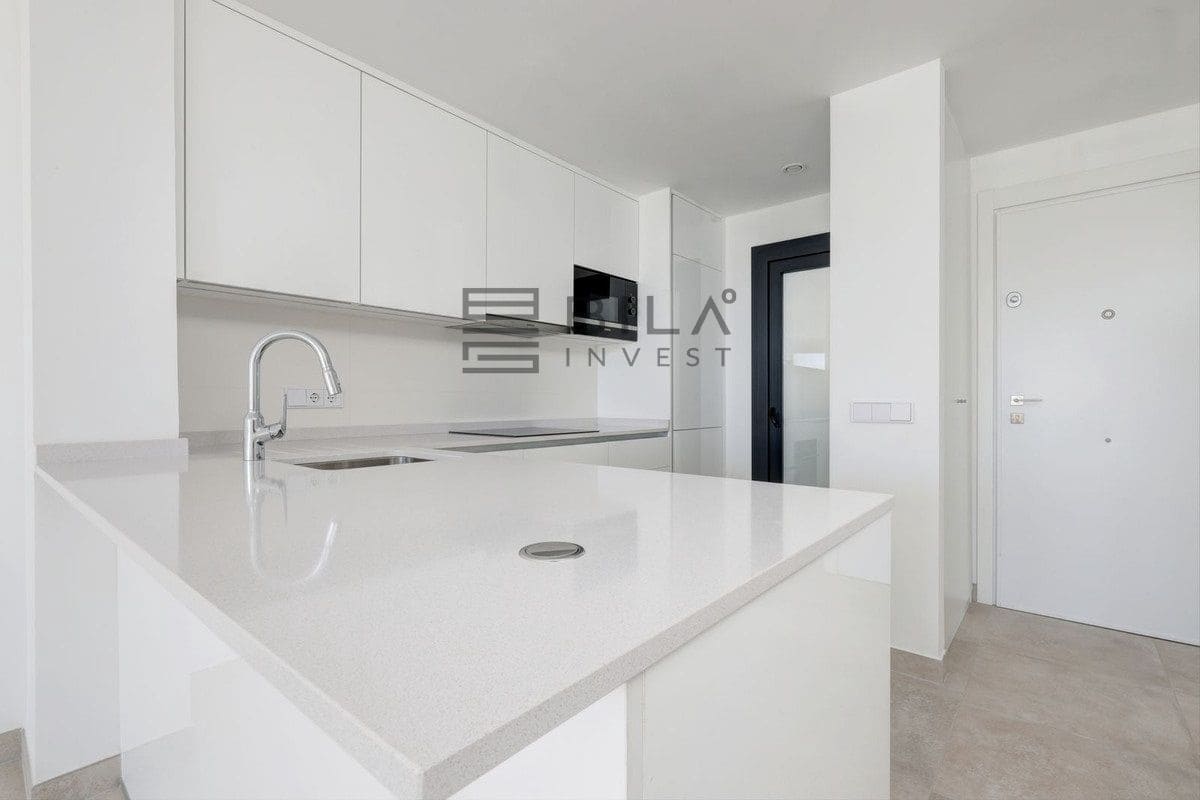 2 slaapkamer Penthouse te koop in Fuengirola met zwembad - € 675.000 (Ref: 9823956)
