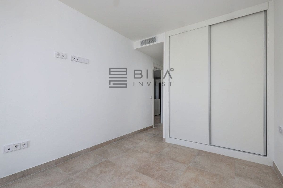 2 slaapkamer Penthouse te koop in Fuengirola met zwembad - € 675.000 (Ref: 9823956)
