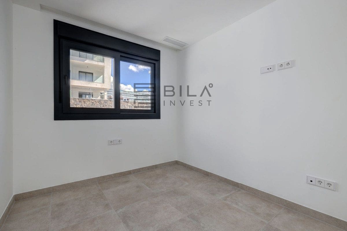 2 slaapkamer Penthouse te koop in Fuengirola met zwembad - € 675.000 (Ref: 9823956)