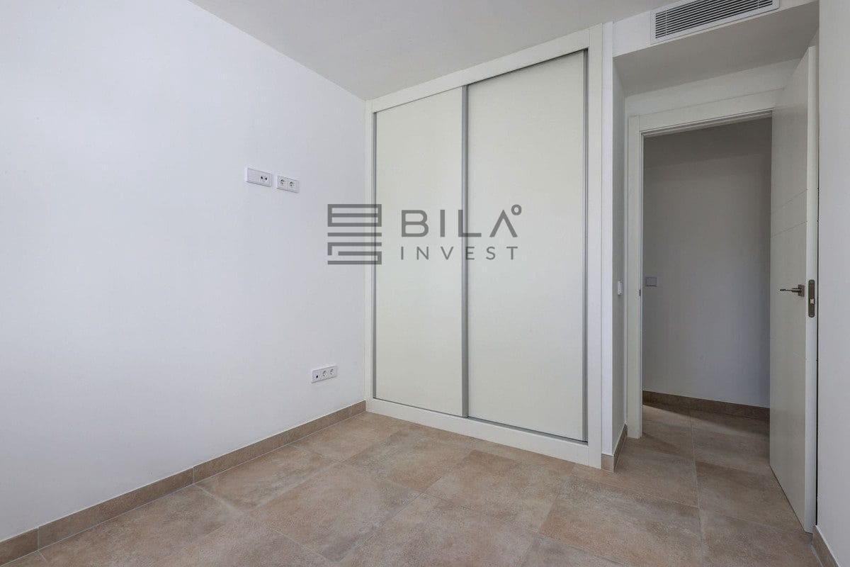 2 slaapkamer Penthouse te koop in Fuengirola met zwembad - € 675.000 (Ref: 9823956)