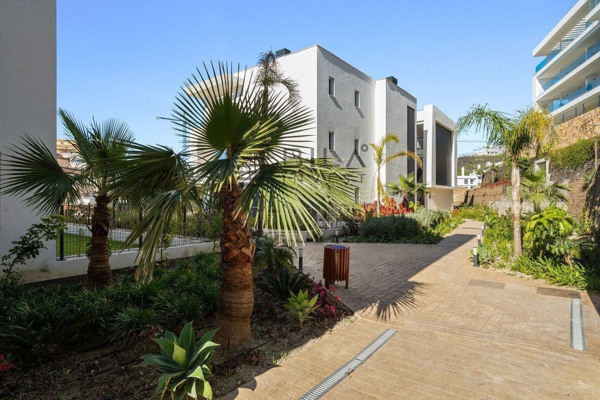 2 slaapkamer Penthouse te koop in Fuengirola met zwembad - € 675.000 (Ref: 9823956)