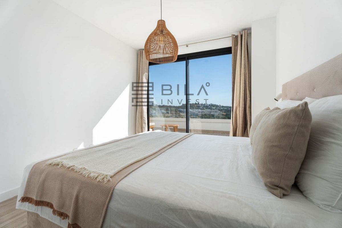 4 bedroom Flat for sale in La Cala de Mijas with pool garage - € 949,000 (Ref: 9823958)