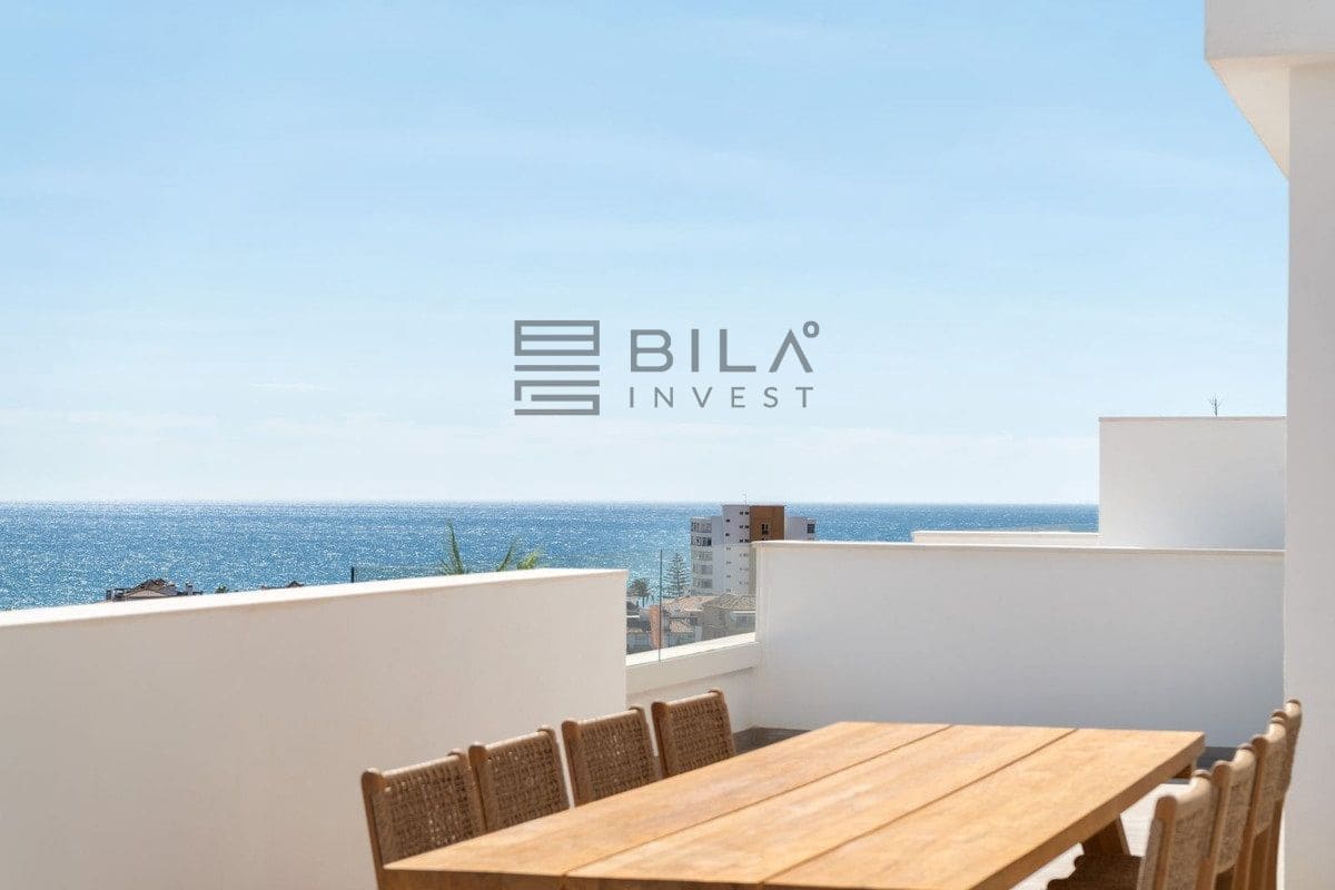 4 bedroom Flat for sale in La Cala de Mijas with pool garage - € 949,000 (Ref: 9823958)