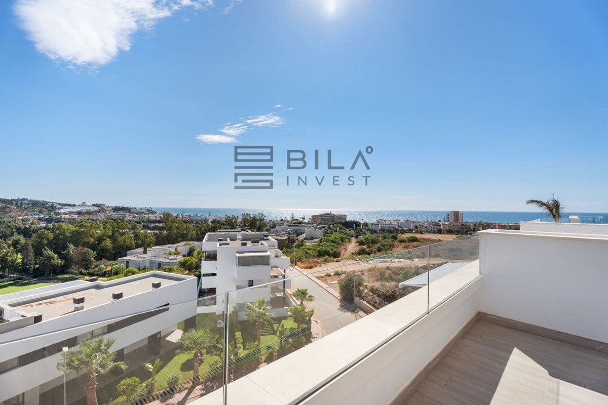 4 bedroom Flat for sale in La Cala de Mijas with pool garage - € 949,000 (Ref: 9823958)
