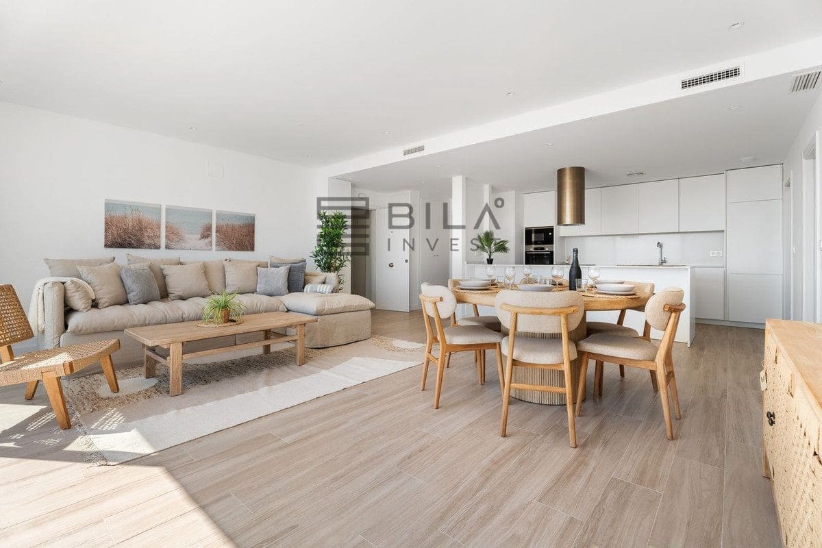 4 bedroom Flat for sale in La Cala de Mijas with pool garage - € 949,000 (Ref: 9823958)