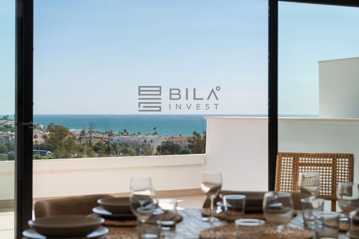 4 bedroom Flat for sale in La Cala de Mijas with pool garage - € 949,000 (Ref: 9823958)