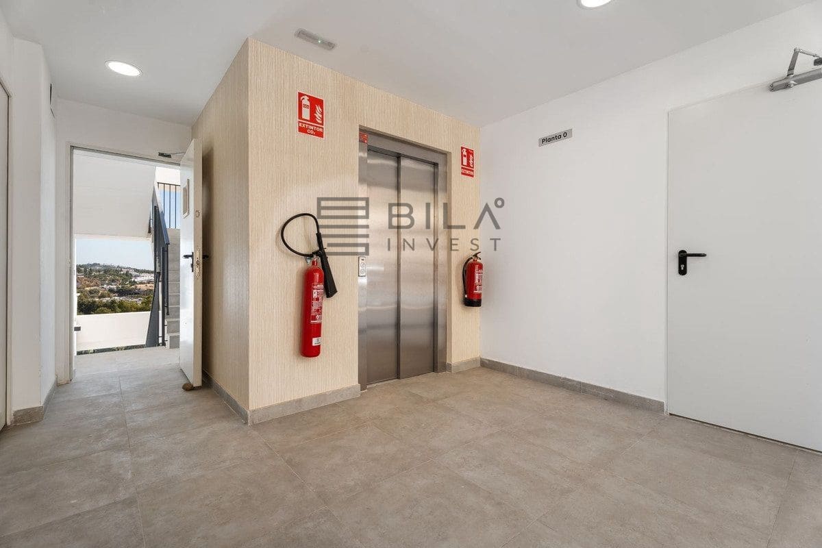 4 bedroom Flat for sale in La Cala de Mijas with pool garage - € 949,000 (Ref: 9823958)