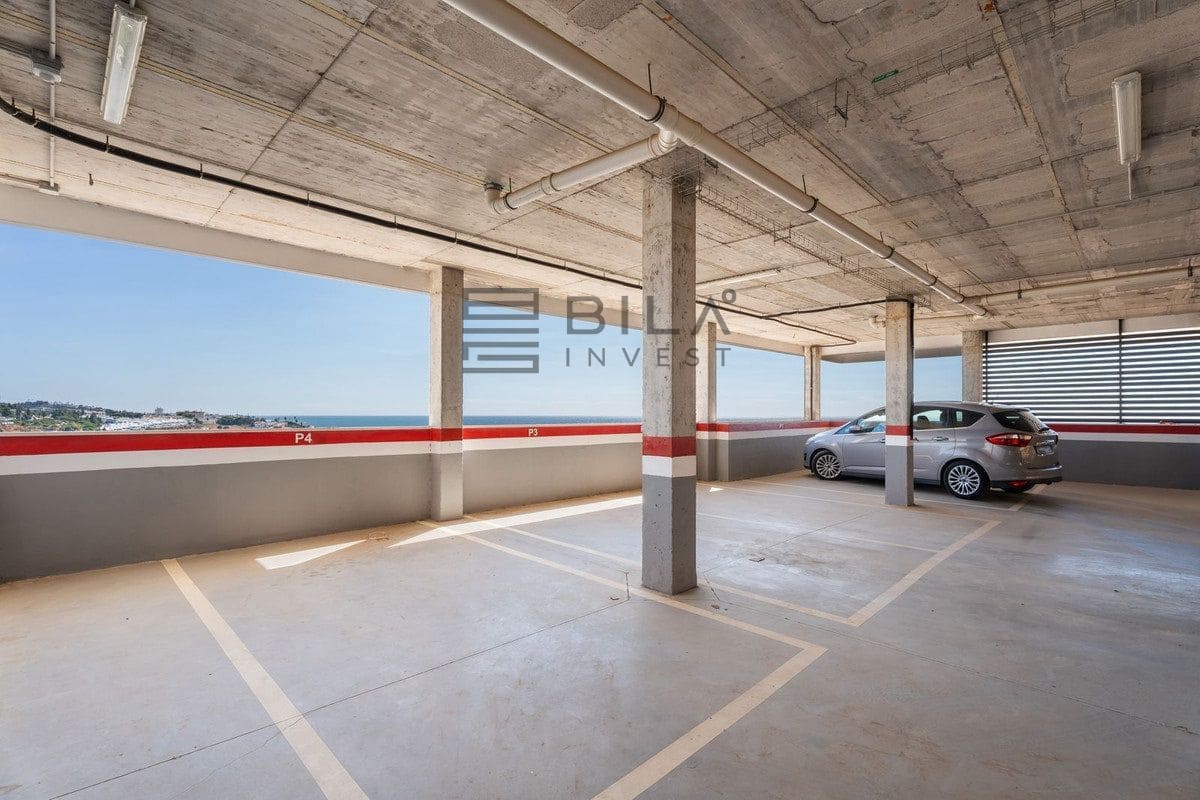 4 bedroom Flat for sale in La Cala de Mijas with pool garage - € 949,000 (Ref: 9823958)