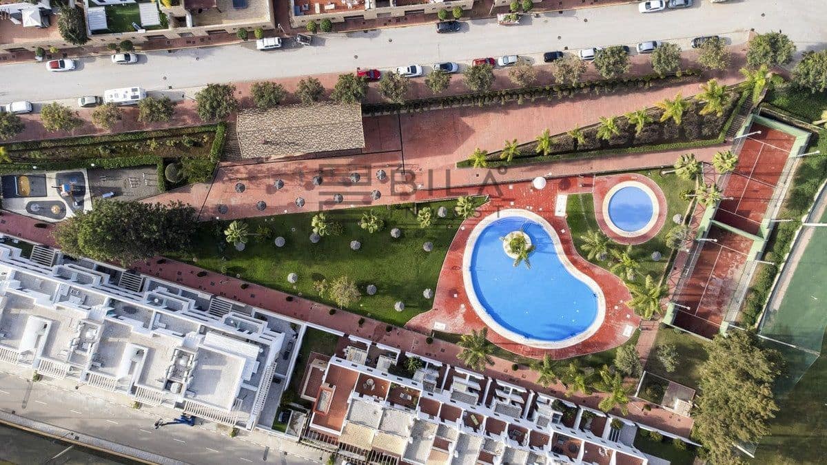 4 bedroom Flat for sale in La Cala de Mijas with pool garage - € 949,000 (Ref: 9823958)