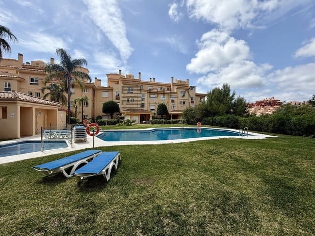 3 bedroom Flat for sale in Calahonda, Mijas with pool garage - € 429,000 (Ref: 9823960)