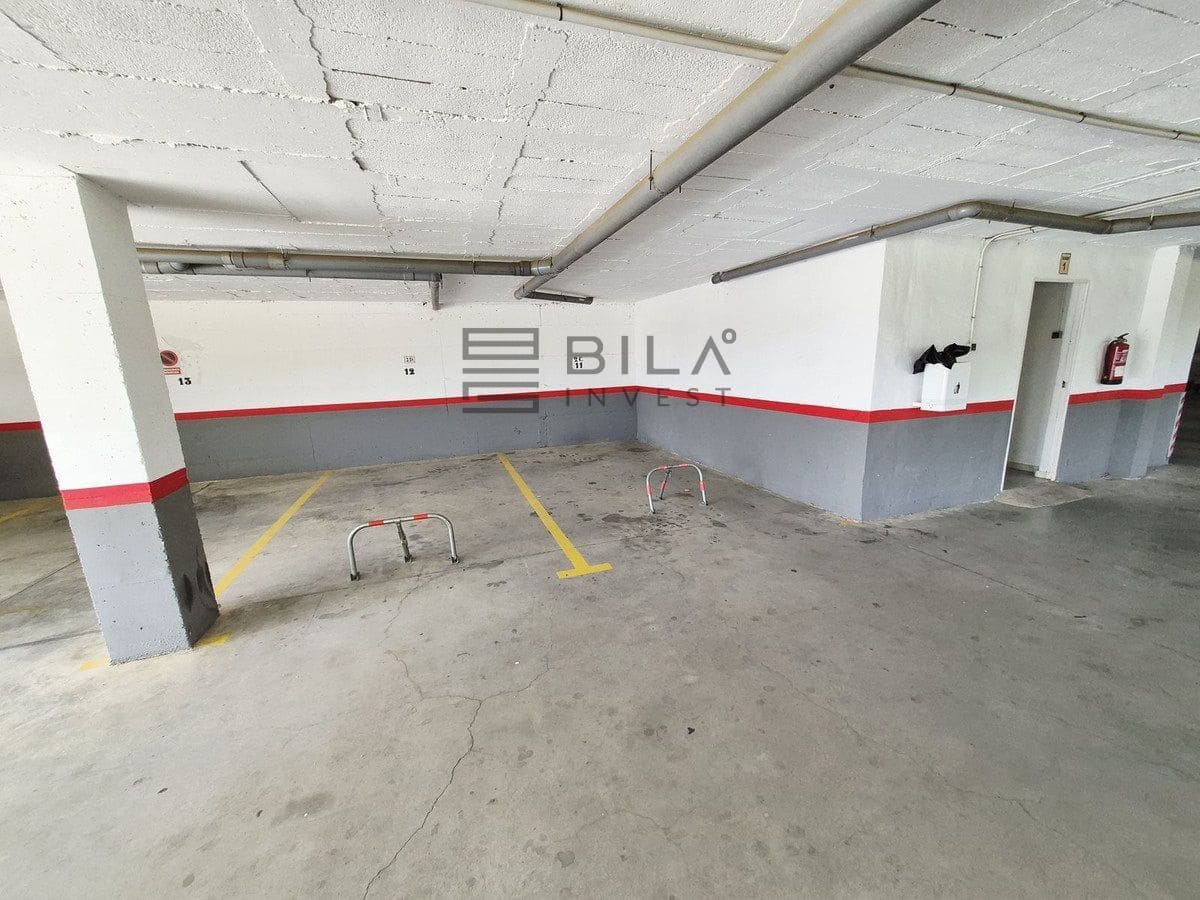 2 slaapkamer Flat te koop in Riviera del Sol met zwembad garage - € 280.000 (Ref: 9824239)