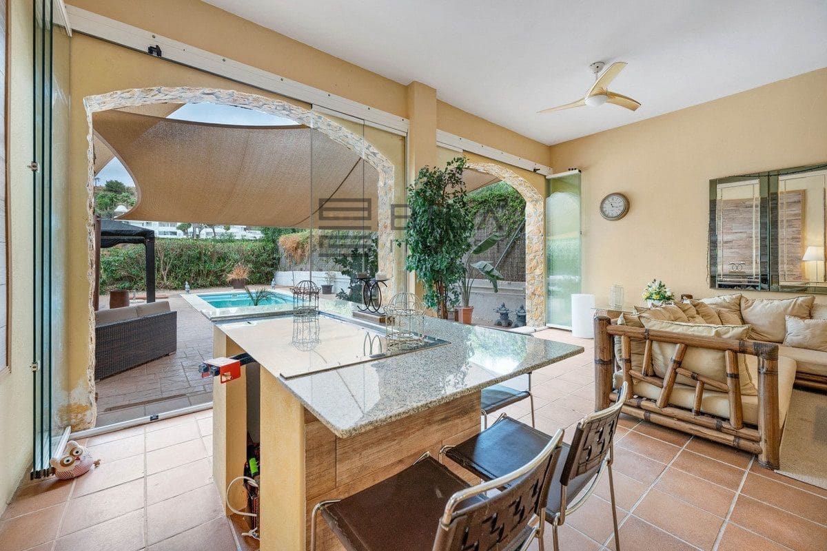 3 slaapkamer Huis te koop in Calahonda met zwembad - € 699.950 (Ref: 9824243)