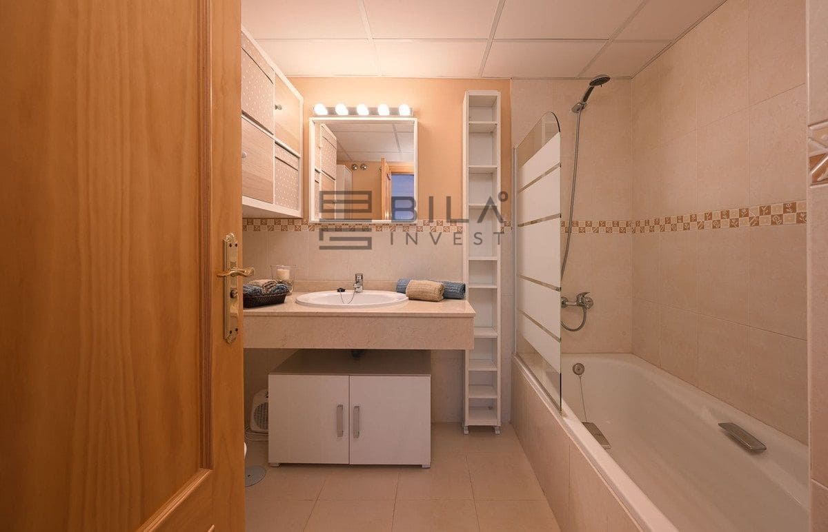 2 slaapkamer Flat te koop in Calahonda met zwembad garage - € 275.000 (Ref: 9826122)