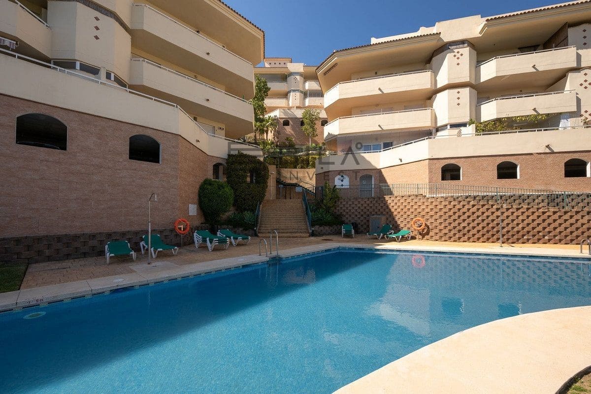 2 slaapkamer Flat te koop in Calahonda met zwembad garage - € 275.000 (Ref: 9826122)